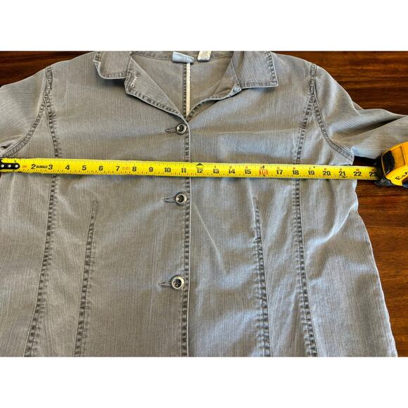 Chico's Light Gray Button Front Stretch  Collared Jean Jacket Size 2 (Large) - Picture 3 of 7